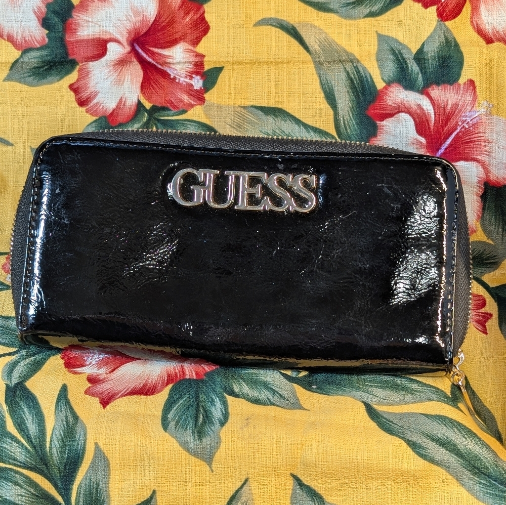 Guess wallet (clutch) - glossy black patent